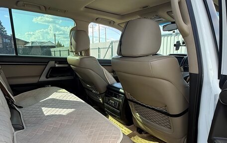 Toyota Land Cruiser 200, 2010 год, 3 400 000 рублей, 8 фотография