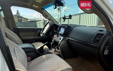 Toyota Land Cruiser 200, 2010 год, 3 400 000 рублей, 7 фотография