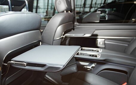 Mercedes-Benz V-Класс, 2026 год, 32 000 000 рублей, 8 фотография