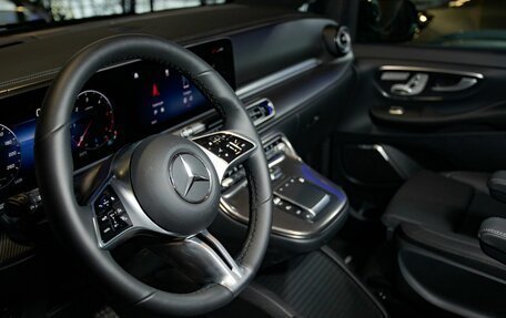 Mercedes-Benz V-Класс, 2026 год, 32 000 000 рублей, 17 фотография