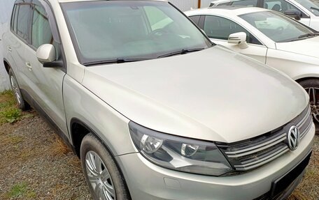Volkswagen Tiguan I, 2012 год, 913 000 рублей, 2 фотография