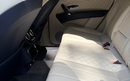 Bentley Bentayga I, 2016 год, 12 000 000 рублей, 12 фотография