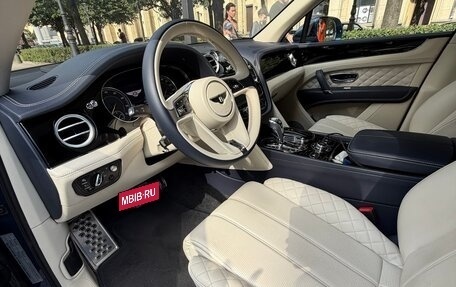 Bentley Bentayga I, 2016 год, 12 000 000 рублей, 9 фотография