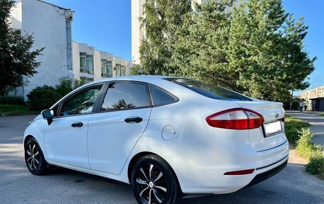 Ford Fiesta, 2016 год, 900 000 рублей, 4 фотография
