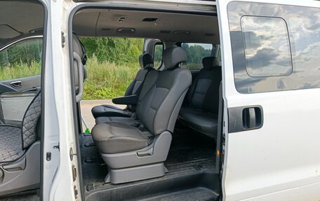 Hyundai Grand Starex Grand Starex I рестайлинг 2, 2009 год, 700 000 рублей, 2 фотография