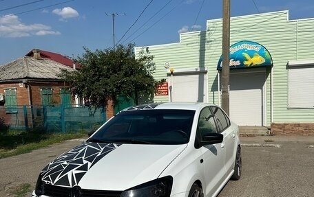 Volkswagen Polo VI (EU Market), 2015 год, 900 000 рублей, 3 фотография