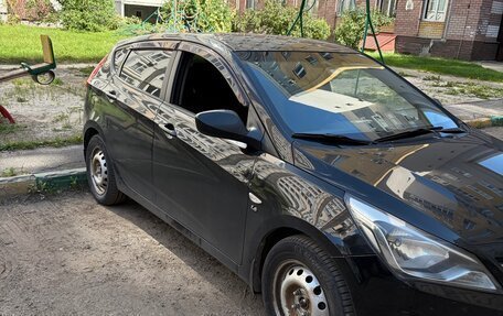 Hyundai Solaris II рестайлинг, 2015 год, 1 100 000 рублей, 2 фотография