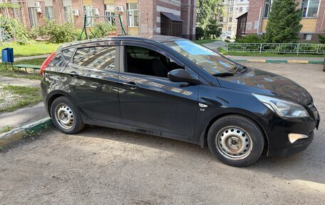Hyundai Solaris II рестайлинг, 2015 год, 1 100 000 рублей, 3 фотография