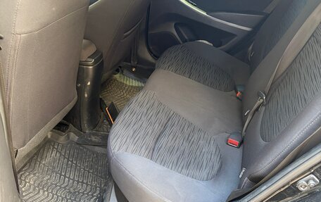 Hyundai Solaris II рестайлинг, 2015 год, 1 100 000 рублей, 9 фотография