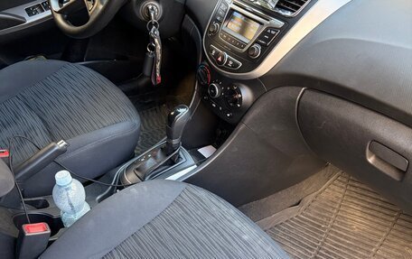 Hyundai Solaris II рестайлинг, 2015 год, 1 100 000 рублей, 10 фотография