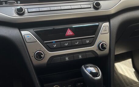 Hyundai Elantra VI рестайлинг, 2017 год, 1 285 000 рублей, 7 фотография