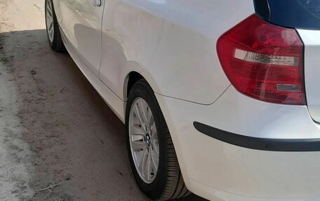 BMW 1 серия, 2009 год, 550 000 рублей, 3 фотография