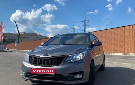 KIA Rio III рестайлинг, 2015 год, 900 000 рублей, 1 фотография