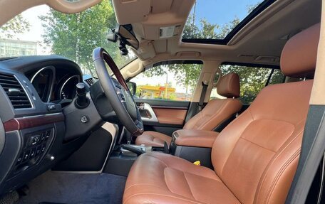 Toyota Land Cruiser 200, 2015 год, 7 795 000 рублей, 13 фотография