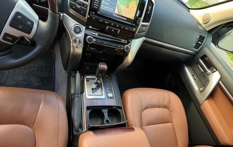 Toyota Land Cruiser 200, 2015 год, 7 795 000 рублей, 12 фотография