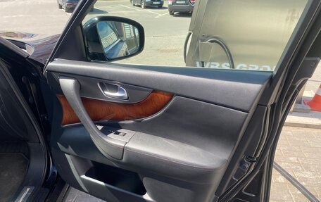 Infiniti QX70, 2014 год, 2 790 000 рублей, 12 фотография
