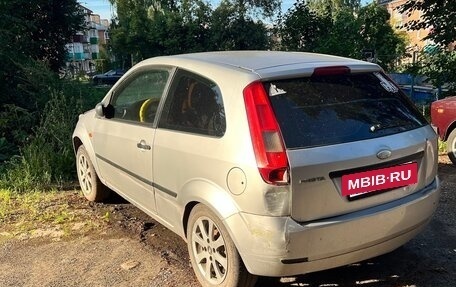 Ford Fiesta, 2004 год, 215 000 рублей, 6 фотография