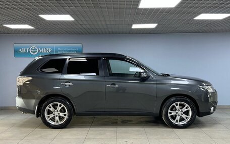 Mitsubishi Outlander III рестайлинг 3, 2013 год, 1 499 000 рублей, 4 фотография