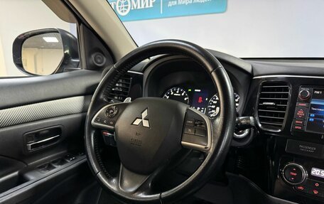 Mitsubishi Outlander III рестайлинг 3, 2013 год, 1 499 000 рублей, 17 фотография