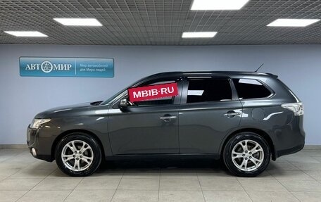 Mitsubishi Outlander III рестайлинг 3, 2013 год, 1 499 000 рублей, 8 фотография