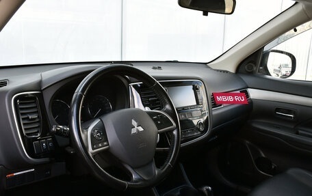 Mitsubishi Outlander III рестайлинг 3, 2013 год, 1 085 000 рублей, 12 фотография