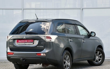 Mitsubishi Outlander III рестайлинг 3, 2013 год, 1 085 000 рублей, 3 фотография