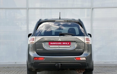 Mitsubishi Outlander III рестайлинг 3, 2013 год, 1 085 000 рублей, 6 фотография