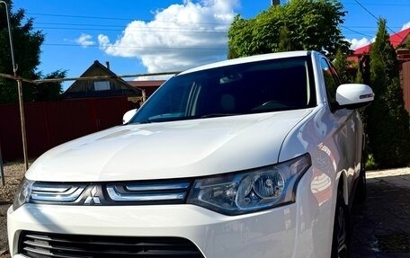 Mitsubishi Outlander III рестайлинг 3, 2012 год, 1 400 000 рублей, 1 фотография