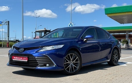 Toyota Camry, 2022 год, 3 449 000 рублей, 1 фотография