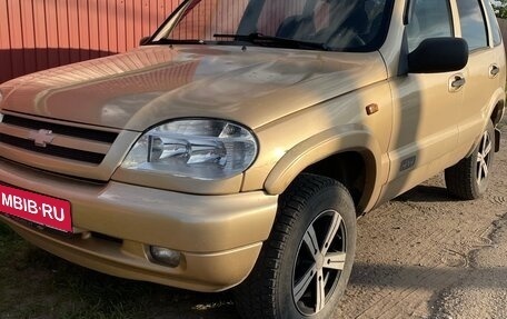 Chevrolet Niva I рестайлинг, 2004 год, 275 000 рублей, 1 фотография