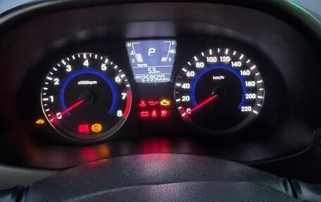 Hyundai Solaris II рестайлинг, 2011 год, 500 000 рублей, 5 фотография