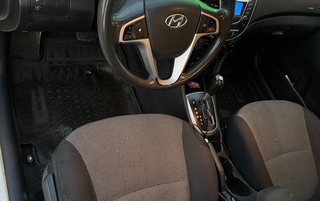 Hyundai Solaris II рестайлинг, 2011 год, 500 000 рублей, 6 фотография