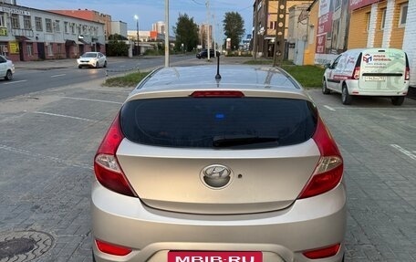 Hyundai Solaris II рестайлинг, 2011 год, 500 000 рублей, 4 фотография