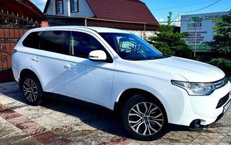 Mitsubishi Outlander III рестайлинг 3, 2012 год, 1 400 000 рублей, 5 фотография
