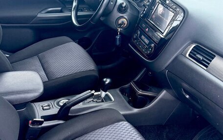 Mitsubishi Outlander III рестайлинг 3, 2012 год, 1 400 000 рублей, 12 фотография