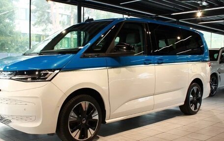 Volkswagen Multivan, 2023 год, 4 850 000 рублей, 2 фотография