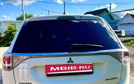 Mitsubishi Outlander III рестайлинг 3, 2012 год, 1 400 000 рублей, 3 фотография