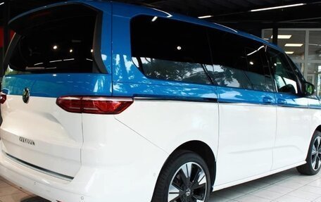 Volkswagen Multivan, 2023 год, 4 850 000 рублей, 5 фотография