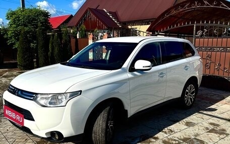 Mitsubishi Outlander III рестайлинг 3, 2012 год, 1 400 000 рублей, 7 фотография