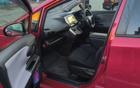 Toyota Wish II, 2012 год, 1 330 000 рублей, 6 фотография