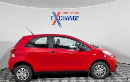Toyota Yaris III рестайлинг, 2010 год, 400 000 рублей, 4 фотография