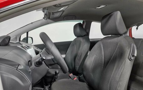 Toyota Yaris III рестайлинг, 2010 год, 400 000 рублей, 9 фотография