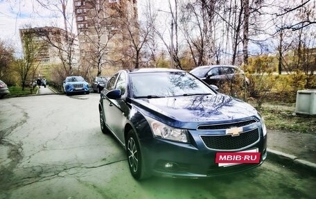 Chevrolet Cruze II, 2011 год, 650 000 рублей, 2 фотография