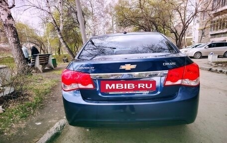 Chevrolet Cruze II, 2011 год, 650 000 рублей, 3 фотография