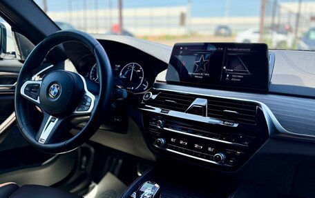 BMW 5 серия, 2018 год, 4 749 990 рублей, 20 фотография