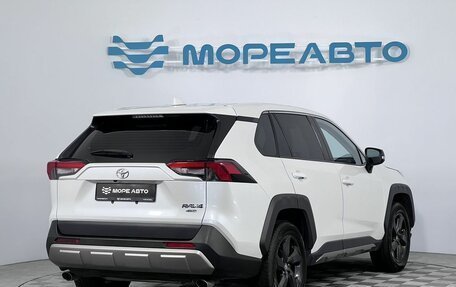 Toyota RAV4, 2022 год, 3 250 000 рублей, 5 фотография