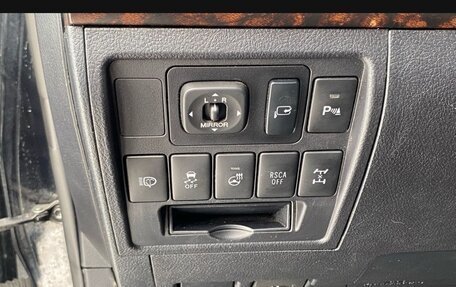Toyota Land Cruiser 200, 2013 год, 2 950 000 рублей, 12 фотография