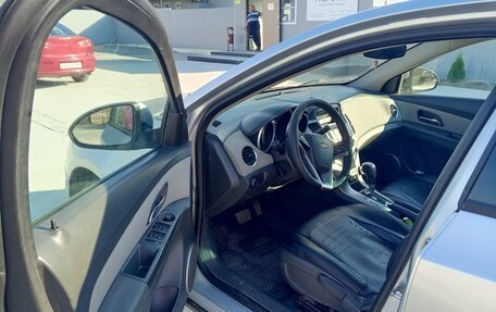 Chevrolet Cruze II, 2010 год, 720 000 рублей, 4 фотография