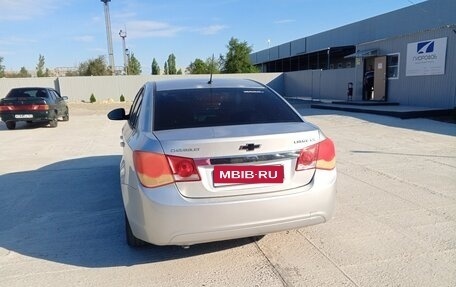 Chevrolet Cruze II, 2010 год, 720 000 рублей, 2 фотография