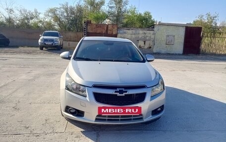 Chevrolet Cruze II, 2010 год, 720 000 рублей, 3 фотография